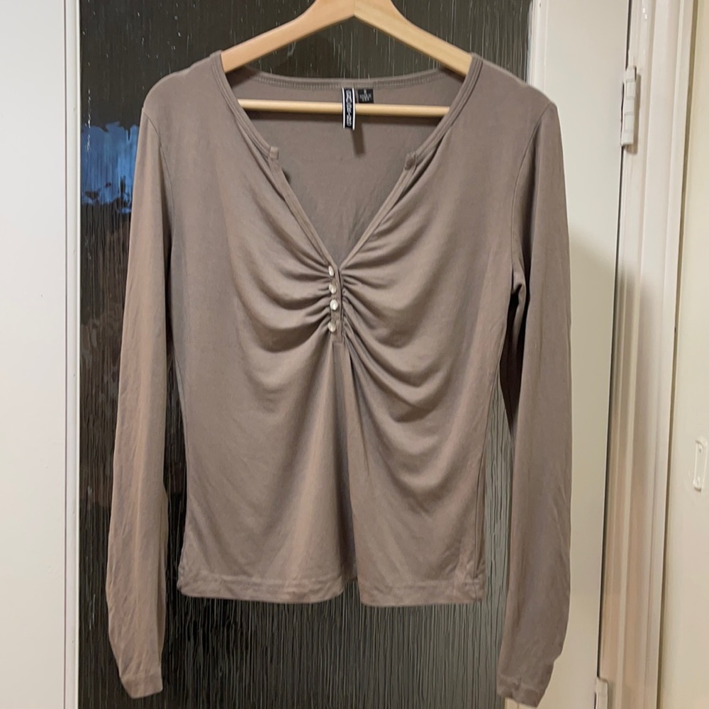 Ruched, Snoskins long sleeve (S) with rhinestone buttons
